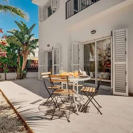 Arabella * Paralimni
