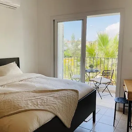 Arabella * Paralimni